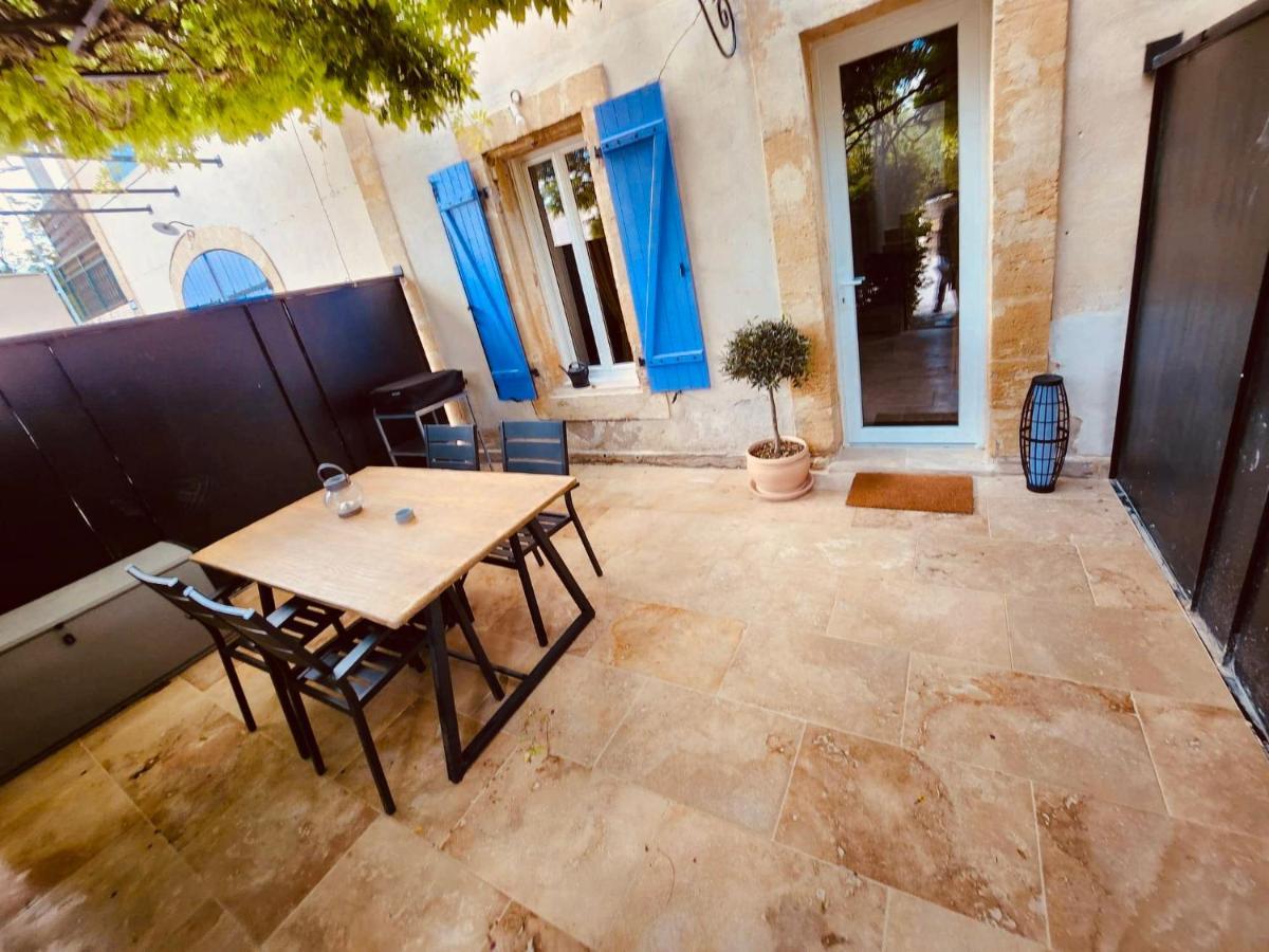 Le Mas Des Glycines Salon-de-Provence Exterior foto